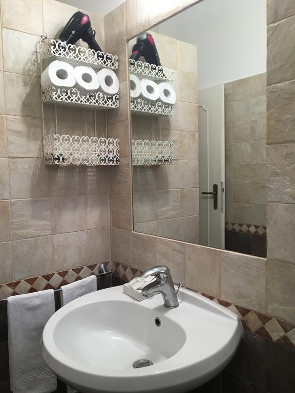Delightful Apartment 100 Meters From The Colosseum Exterior foto
